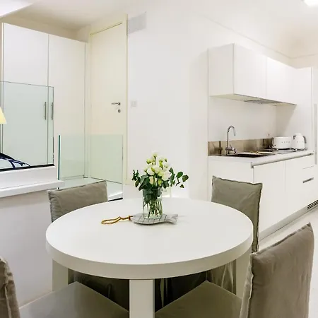 White Stylish 3 * Vico Equense